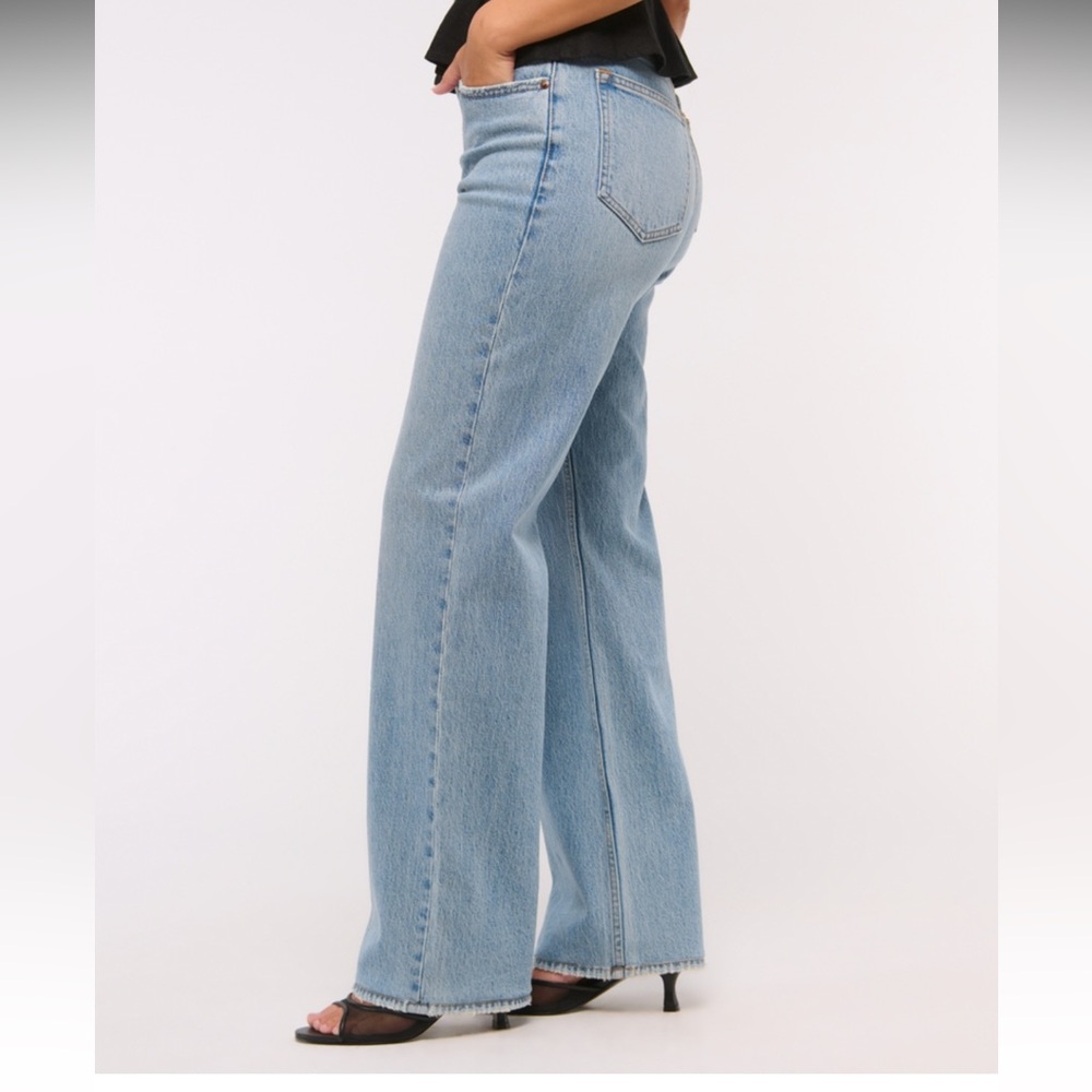 Curve Love High Rise 90s Relaxed Jean - Picture 3 of 7
